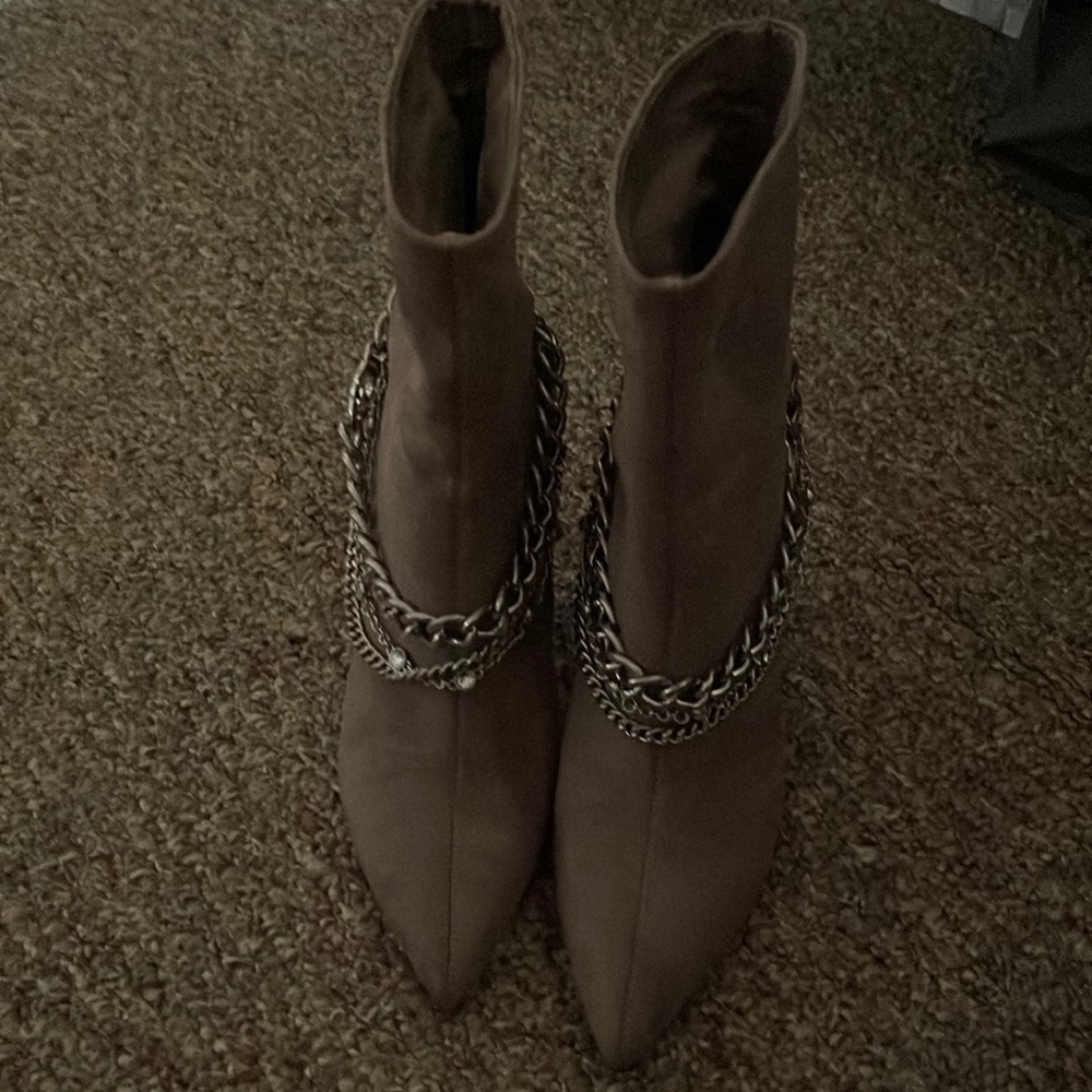 Guess boots